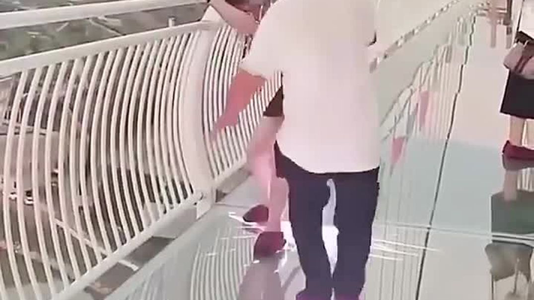 ⁣Glass Bridge Is Awesome💀_HD