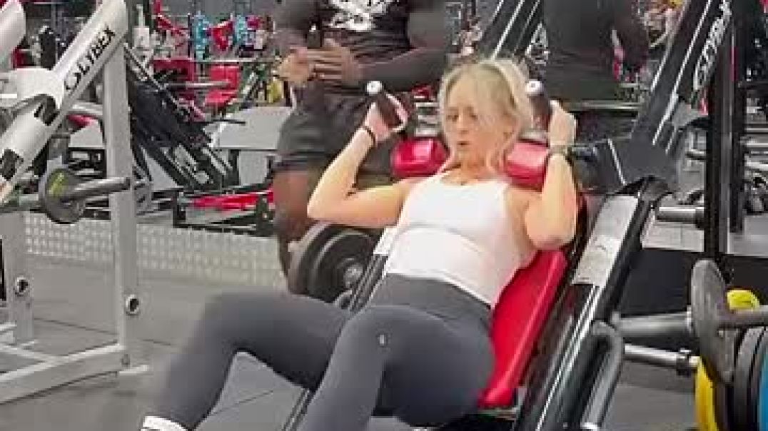 ⁣How to secretly get ur girl to hit a NEW PERSONAL RECORD! You NEED to try th