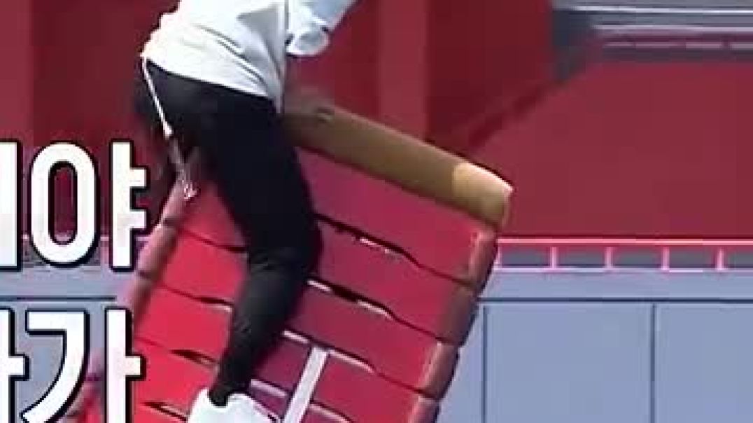 ⁣Bangchan is the real Kangaroo