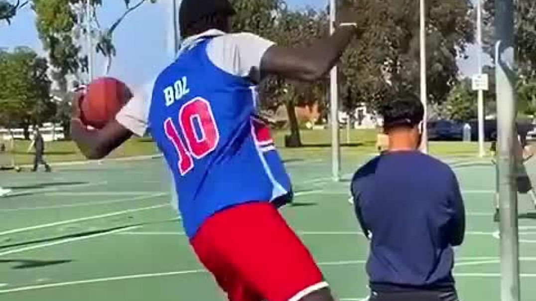 ⁣Tallest Basketball Players 😳_High