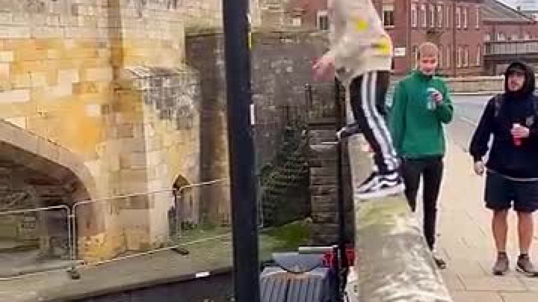 ⁣Others Doing Parkour vs This Guy😲