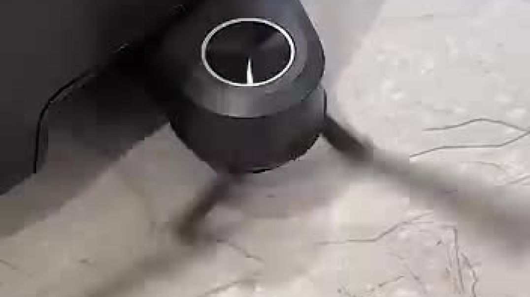 ⁣Automatic vacuum cleaner