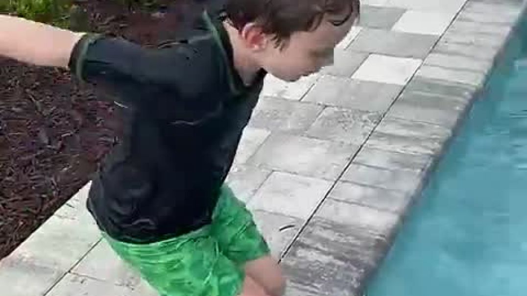 ⁣10 Ways to Jump Into a Pool!_High