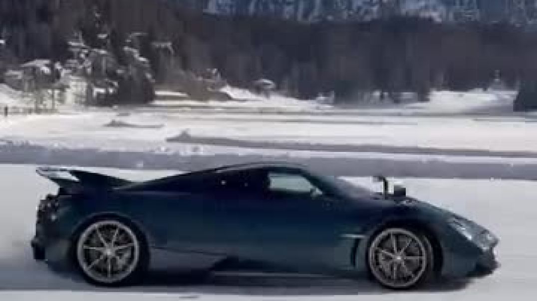 ⁣Drifting in snow