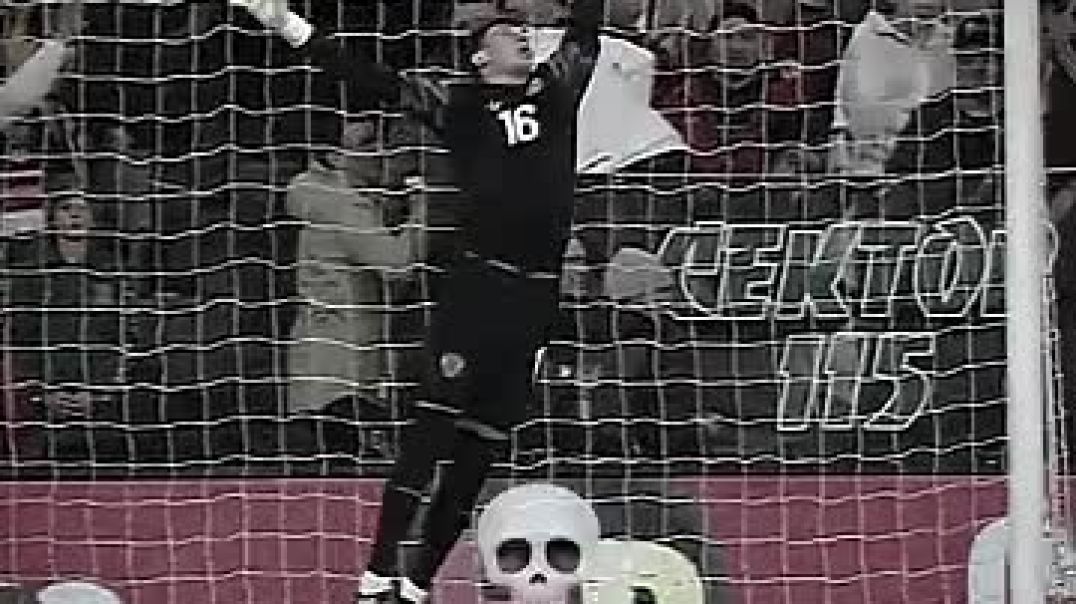 ⁣When Players Try To Score From Kick-Off💀