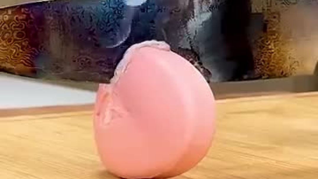 Pro Chef vs 1000°F Knife (@NickDiGiovanni)