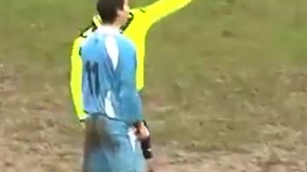 ⁣Referees vs Players + HIM 🥶