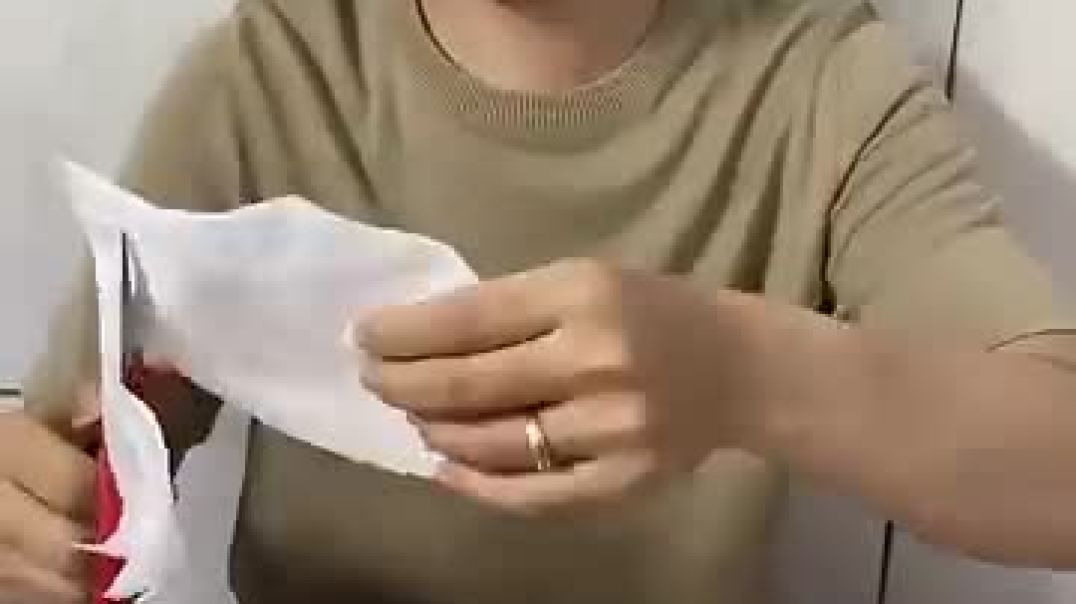 ⁣Grease absorbent paper 😱 _ @experiment @paper