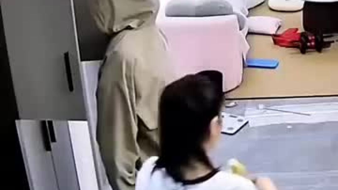 ⁣Prank Gone Wrong😂🤣