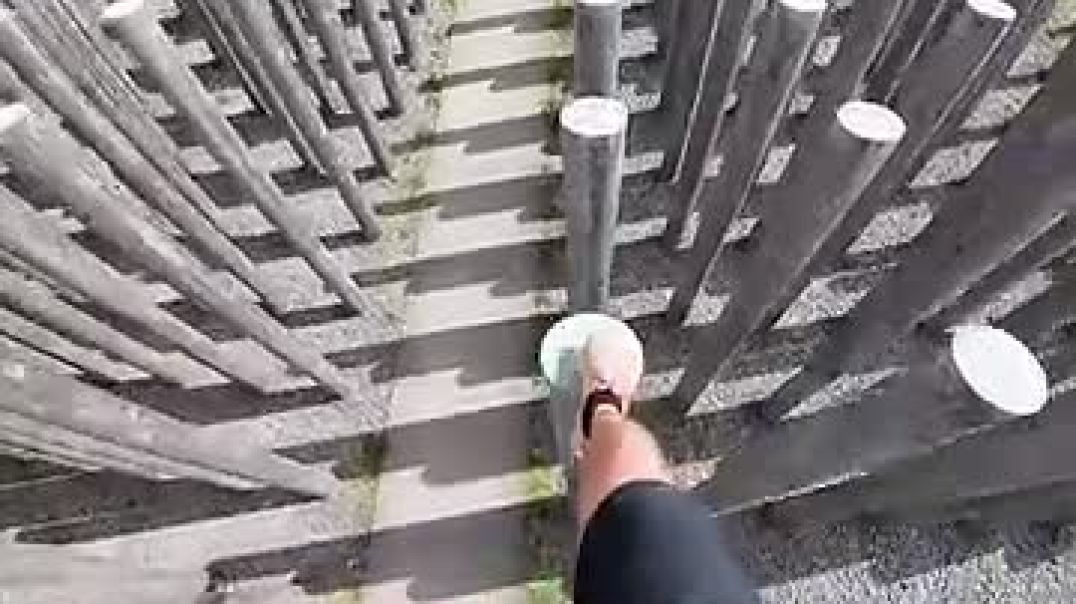 ⁣Others doing Parkour Vs This man 💀