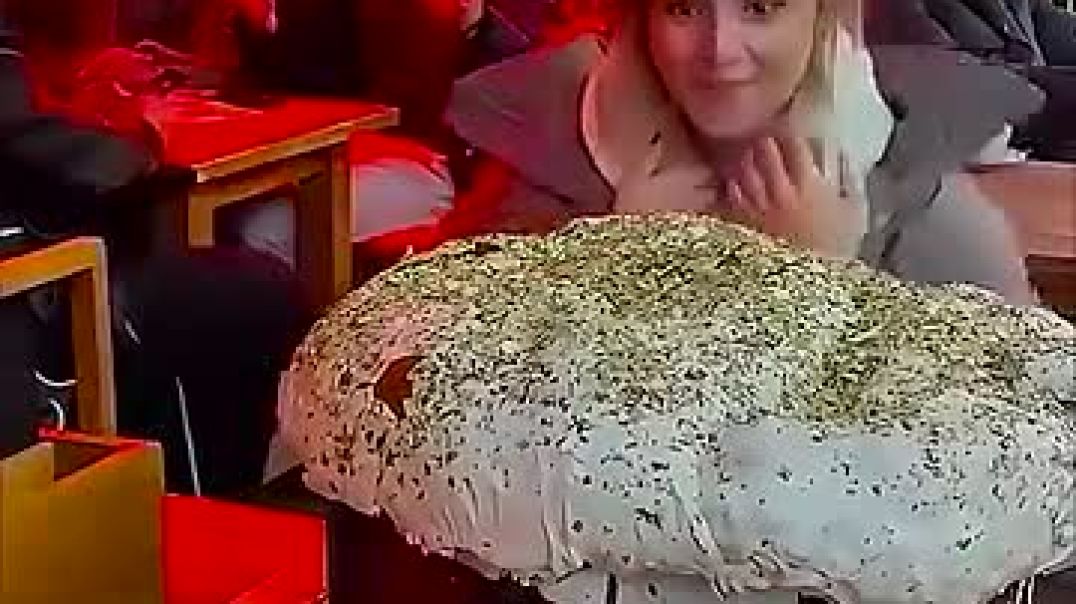 Other cafe big food vs this one ☠️