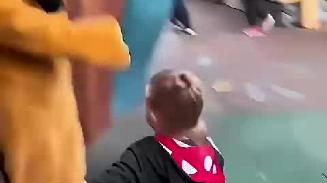 ⁣Disneyland funny moments 🥳🤩@funny