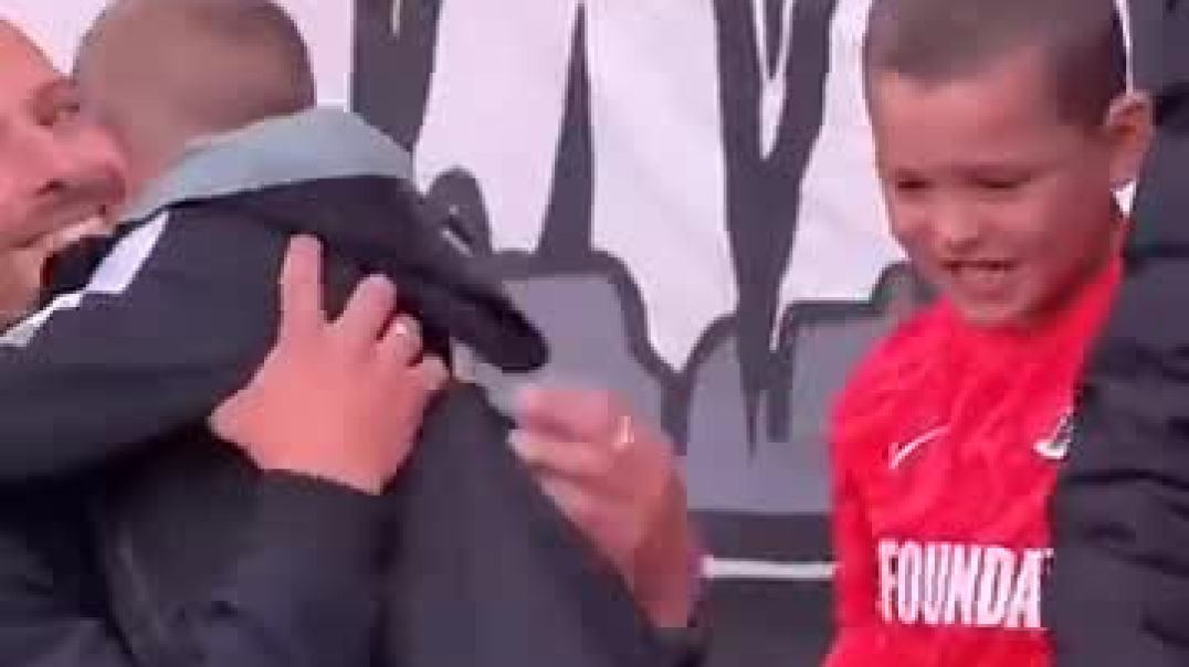 ⁣Heartwarming Moment Between Two Young Fans ⚽️