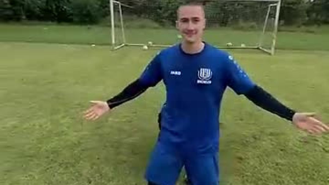 Attacker Vs Defender ❤️⚽️_@football @soccer @skills @reaction @attaker @defe