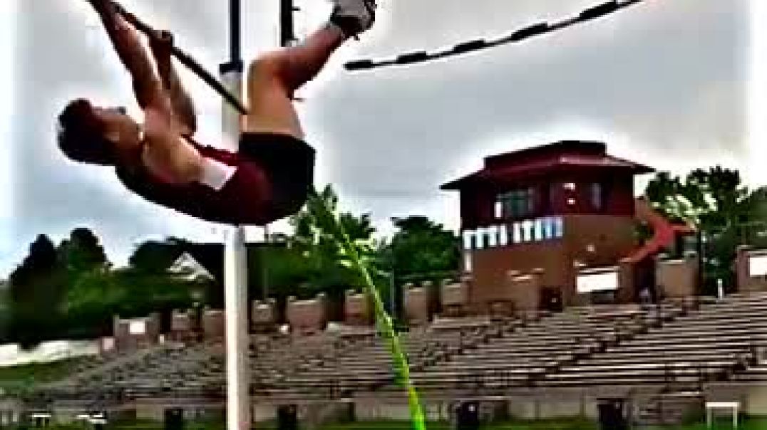 ⁣Others doing pole vault vs last one ☠️ _ @trollface @skulledit @polevault