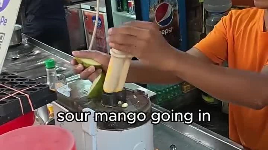 ⁣Juice bar in India