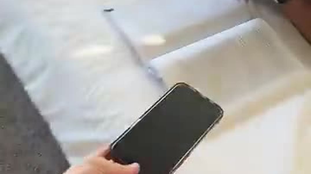 ⁣Screen mirror prank BACKFIRED