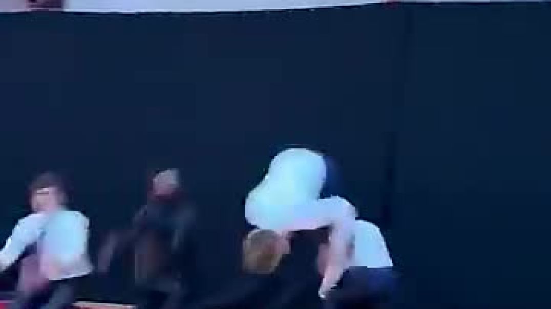 They All Backflipped in PE Class… The Teacher’s Reaction 😂🎬